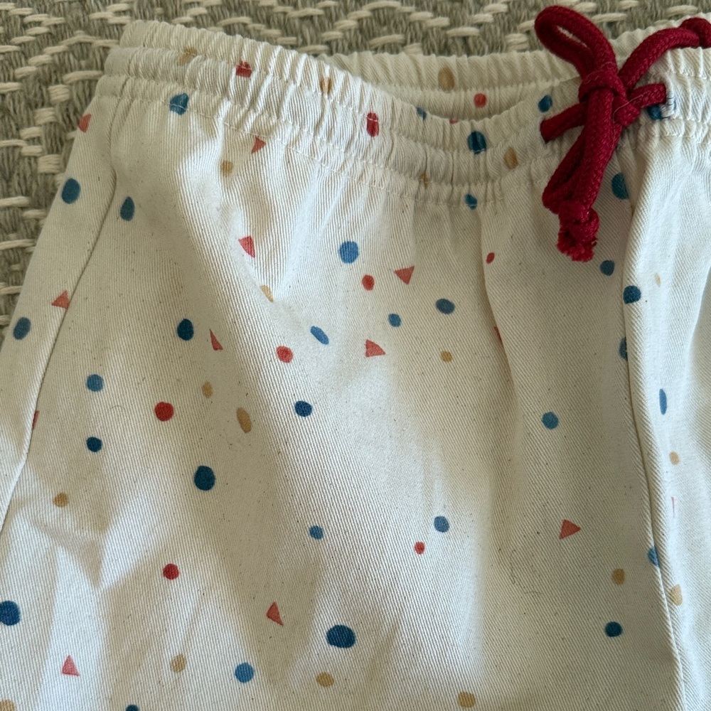 Oso & Me NWT Kids Cream Dot Print Bingo Shorts with Red Drawstring. Size Y8 - Picture 4 of 5